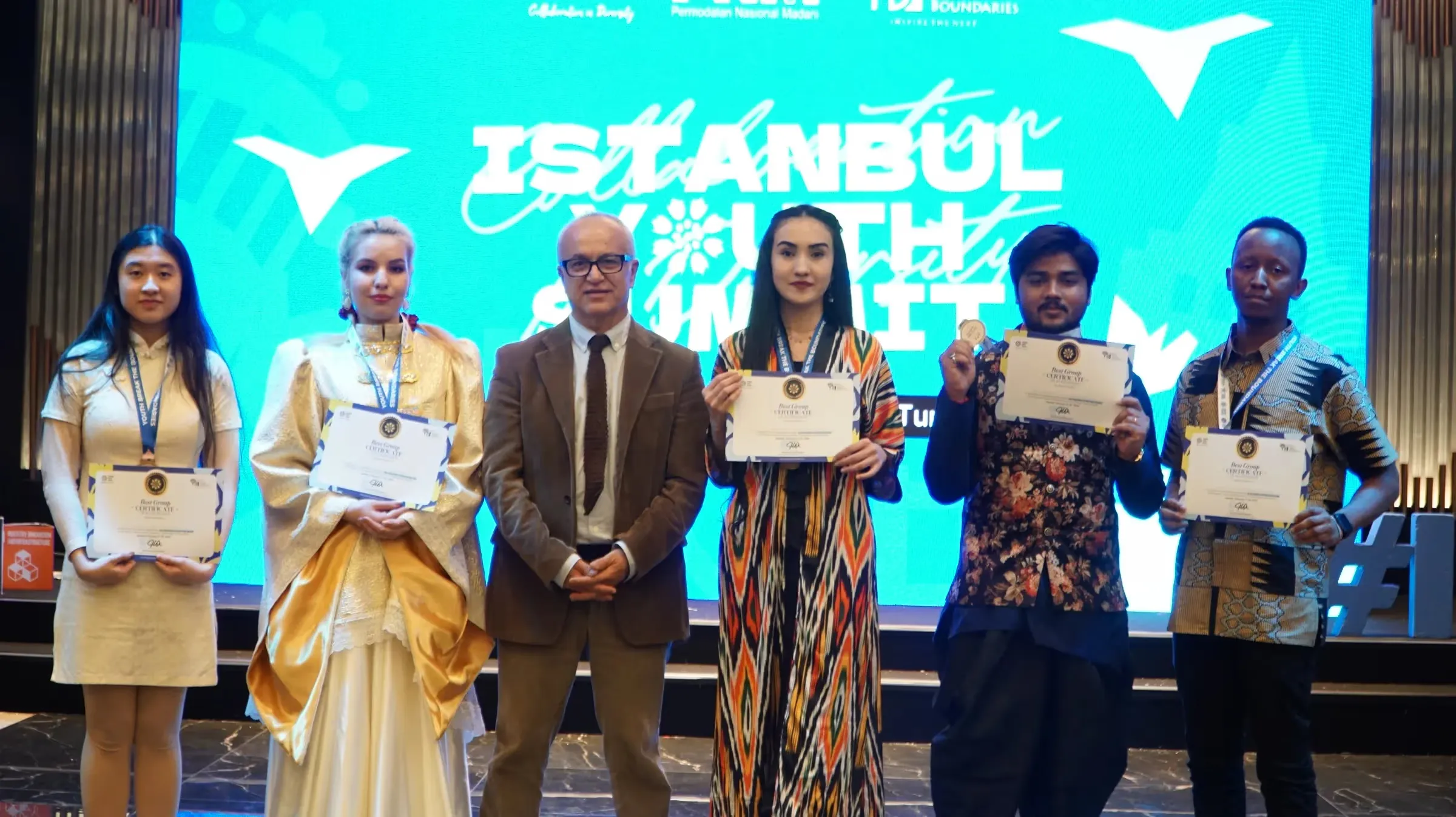 China Youth Summit gallery photo 2 - Bamnang