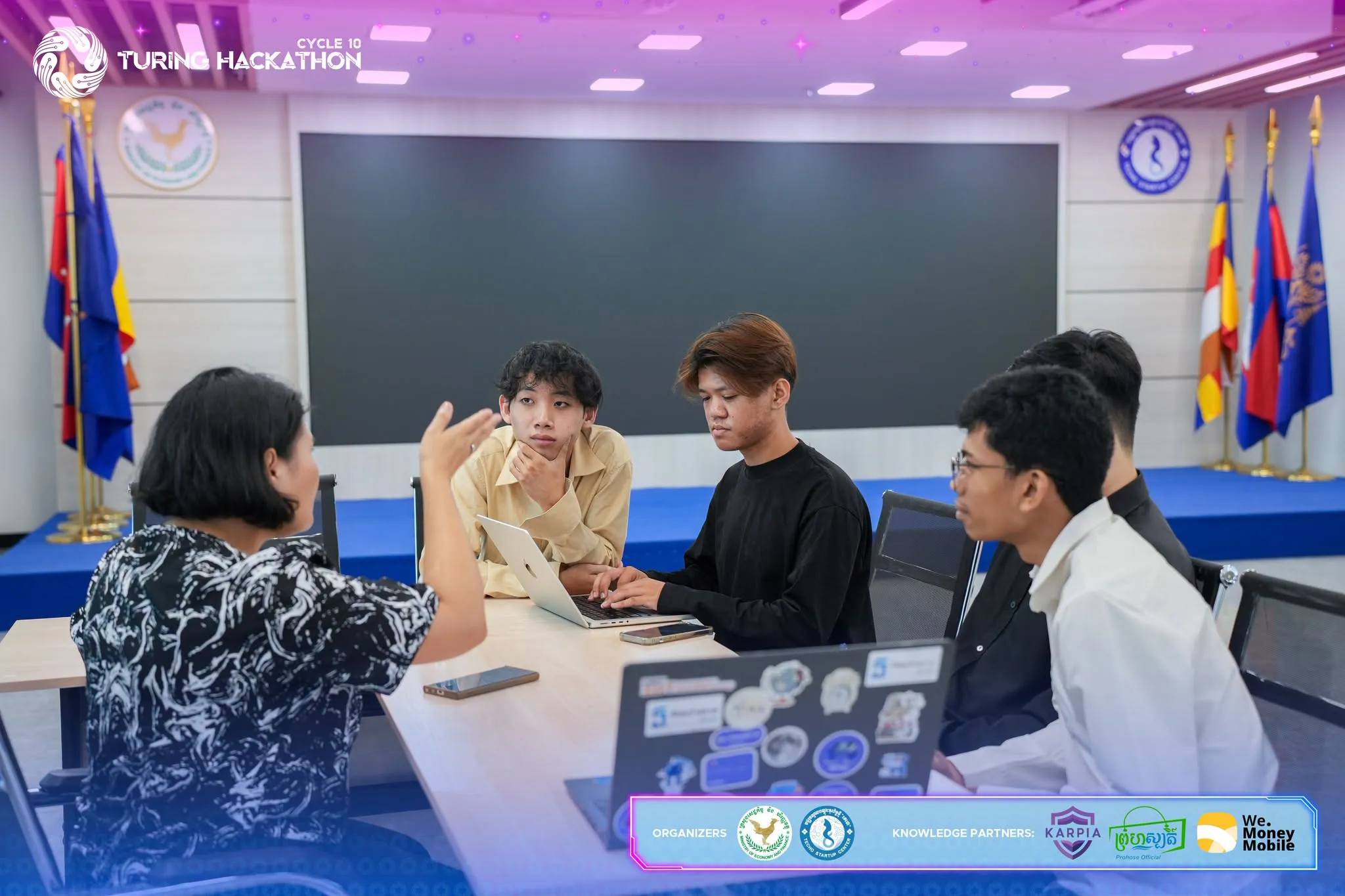 Turing Hackathon Cycle 11 gallery photo 3 - Bamnang