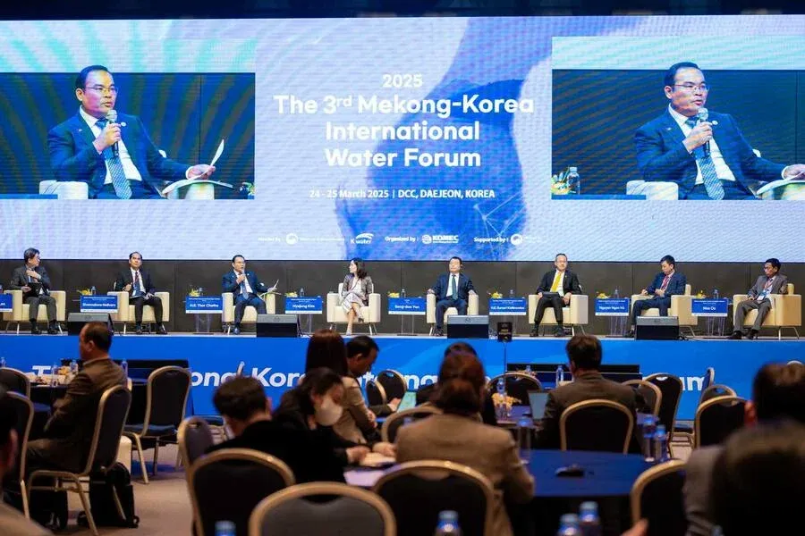 Youth Ambassador for the 4th Mekong-Korea International Water Forum gallery photo 2 - Bamnang