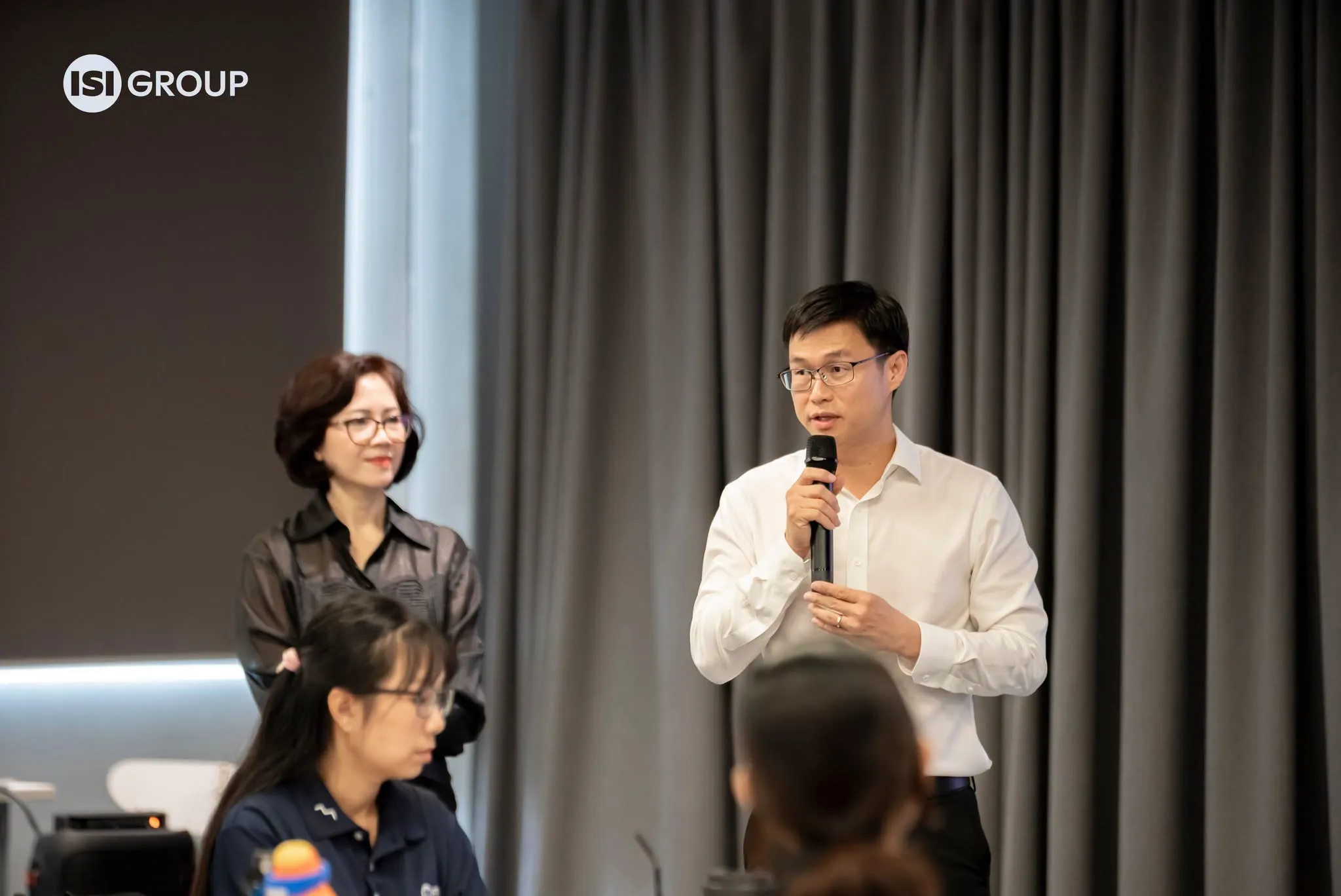 ISI Group - Young Leader Program-Open House(Information Session) gallery photo 3 - Bamnang